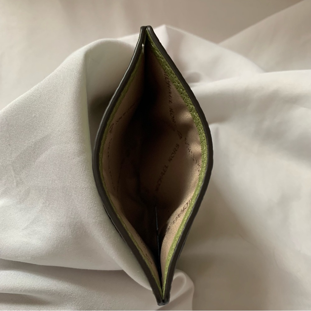 Authentic NWT MK Reed Pebble Leather Cardholder/Case Olive Green - Picture 5 of 7